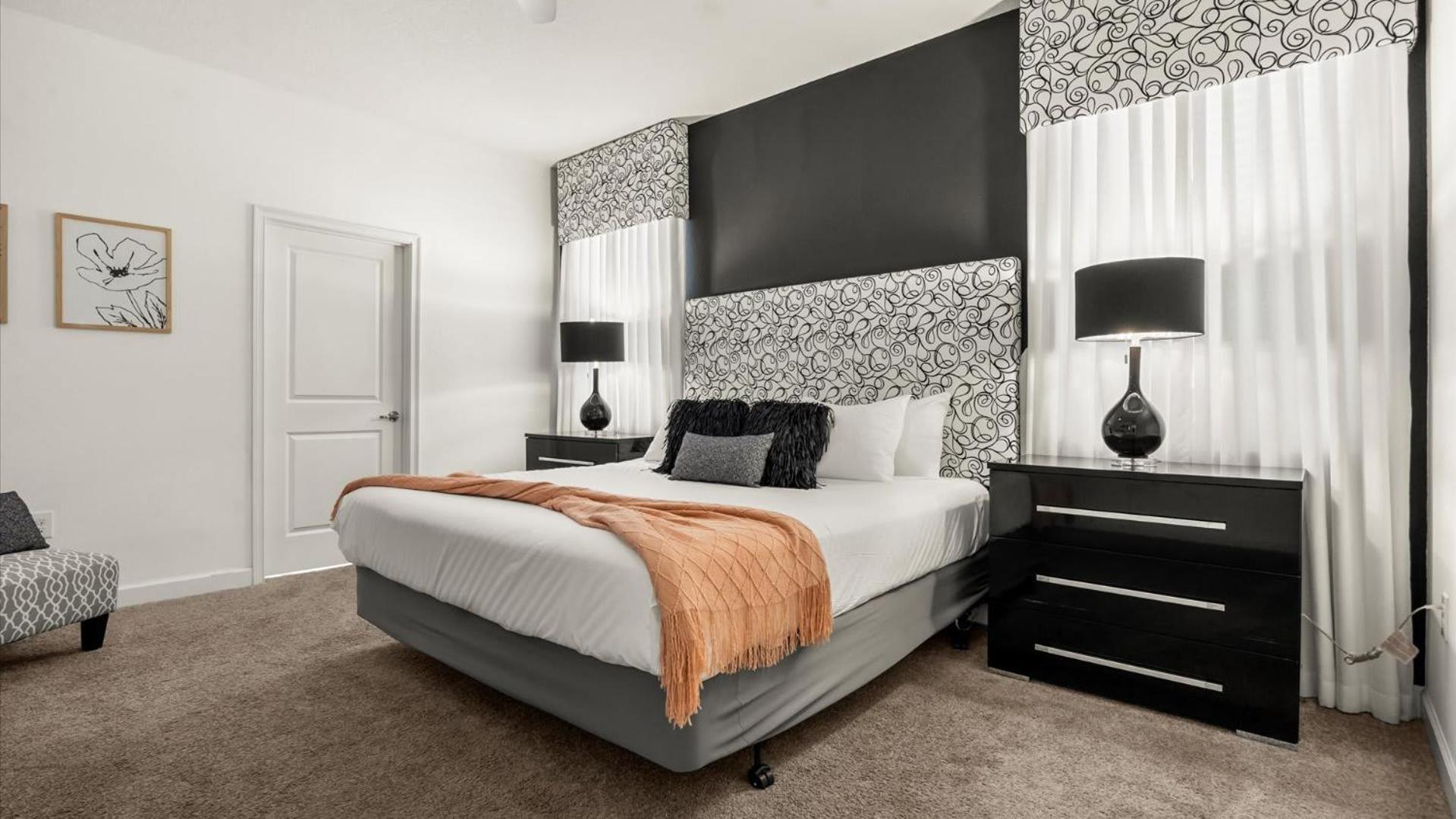 Upstay - Championsgate W Hot Tub-pool-cinema * Davenport
